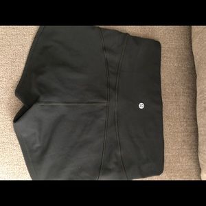Lululemon  size 8- in movement shorts